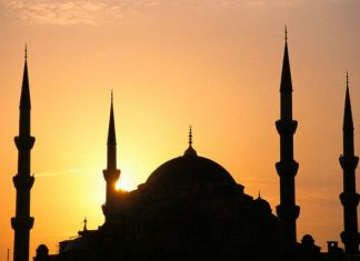 Camilerde kılınan namaz nasıl olmalı?