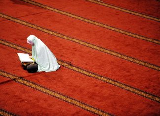 Kadınlar Cuma Namazı Kılmalı Mıdır?