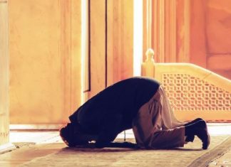 Müslümanlar Namazda Anladığı Dilde Dua Edebilir mi?